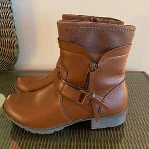Clark’s tan ankle boots